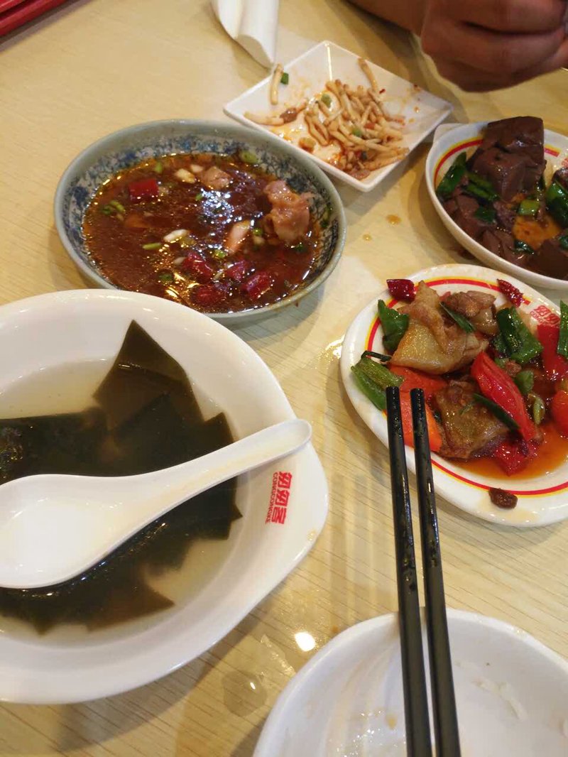 昆明家常菜选购指南：寻找地道美食